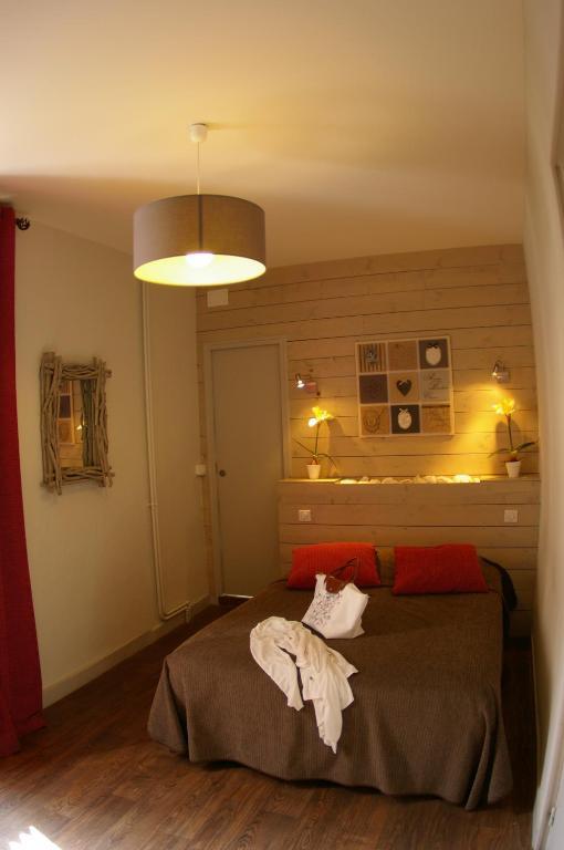 Logis Hotel Le Cheval Noir Argenton Sur Creuse المظهر الخارجي الصورة